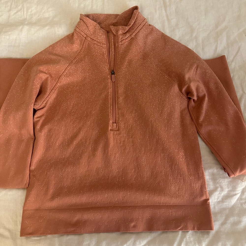 LULULEMON HALF ZIP